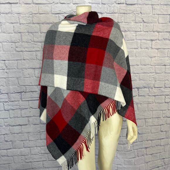 NWT The woollen market, Ireland LAMBSWOOL CHECK BLANKET/ CAPE /SCARF - Picture 3 of 16